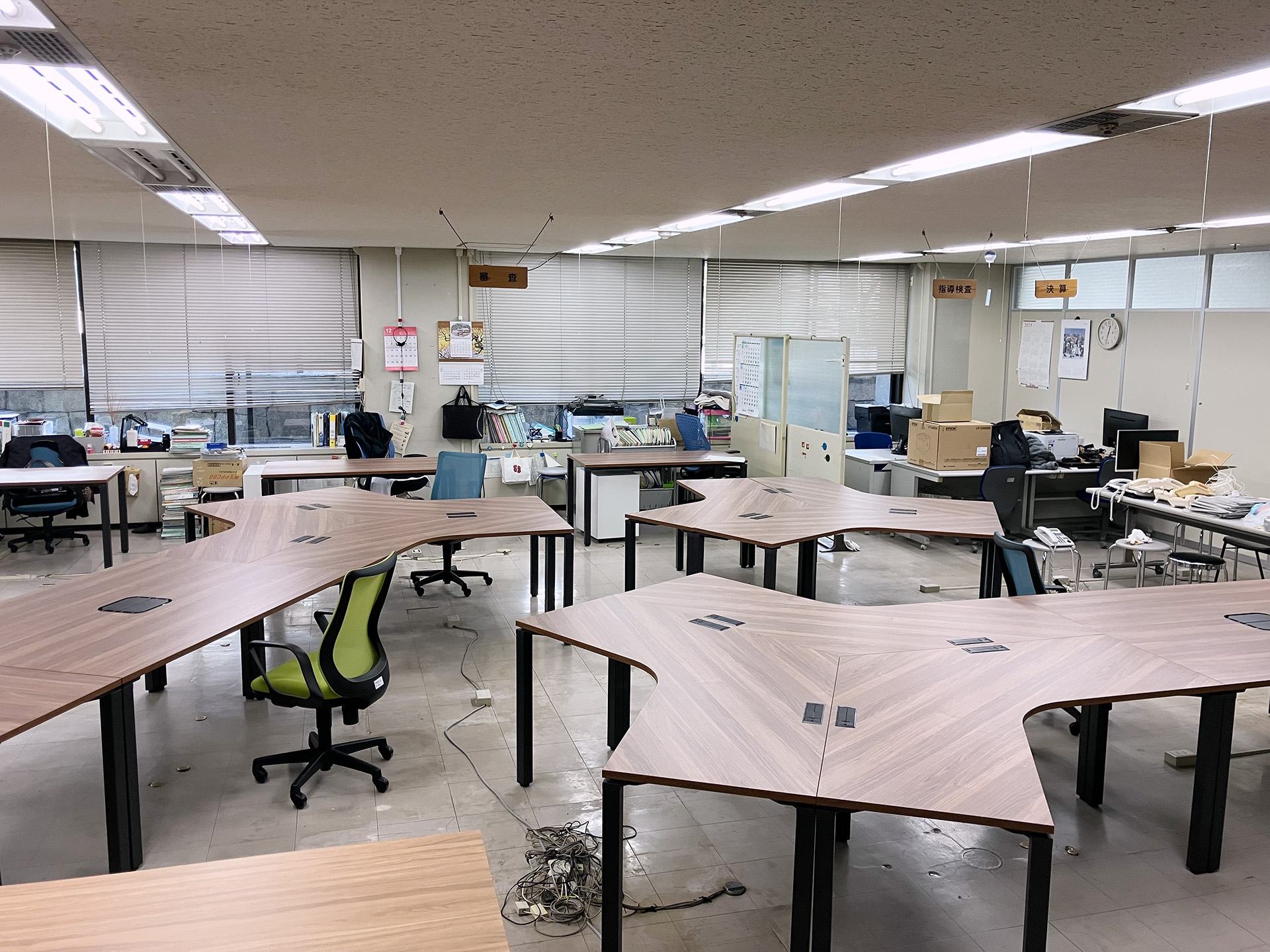 B社